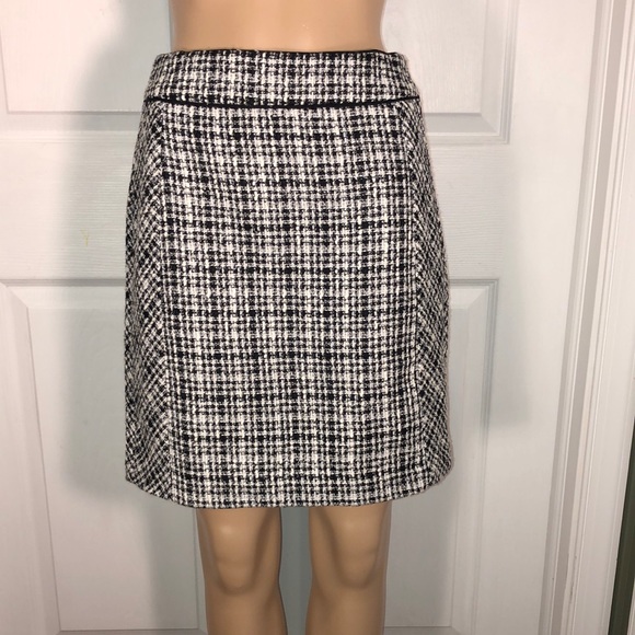 White House Black Market Black & White Skirt 2 - Picture 1 of 6